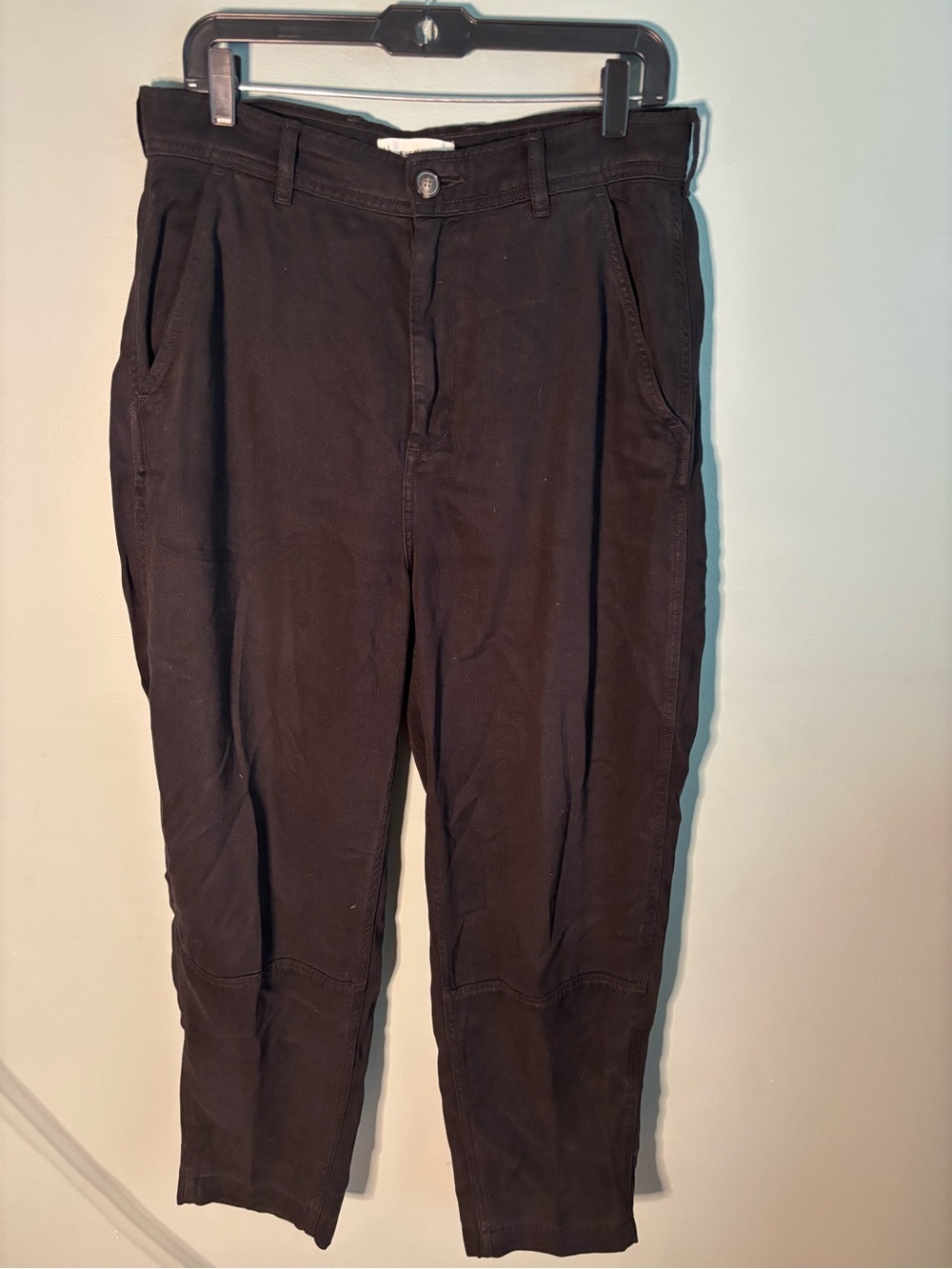 Everlane The Chino Pant in Buttersoft Black Tencel Relaxed Tapered Size 10
